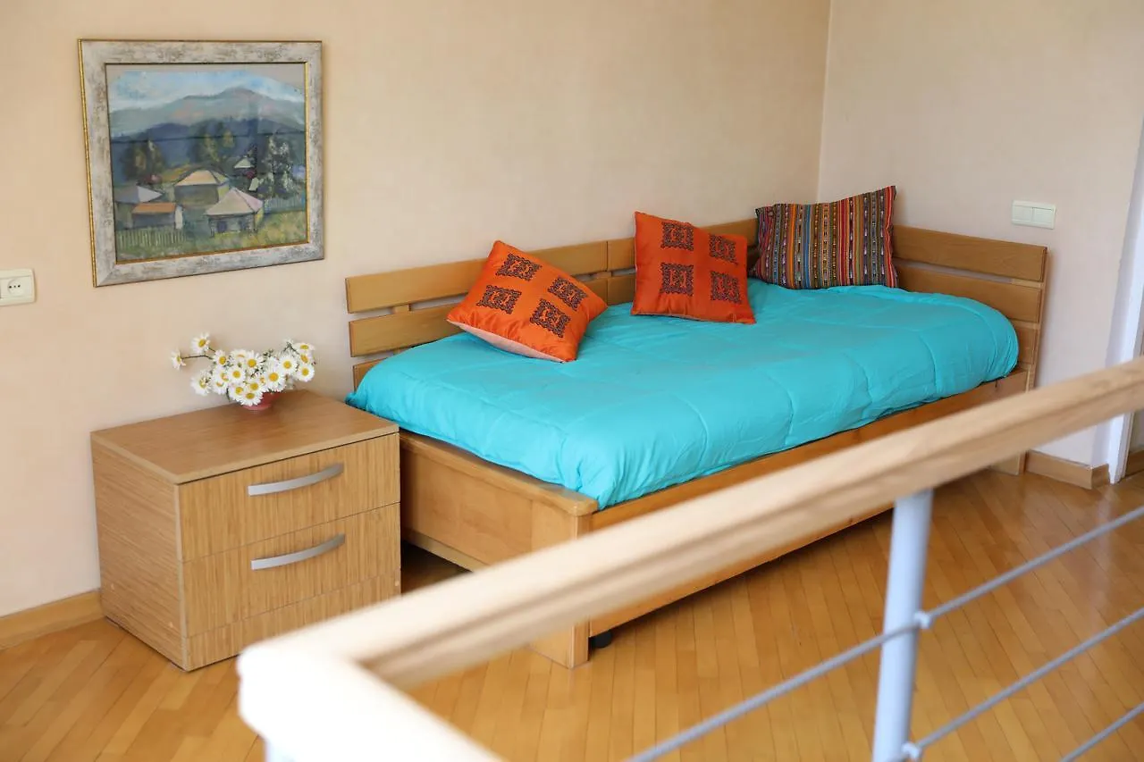 4Bd Appartaments With Cozy Garden Hotel Tbilisi Georgia