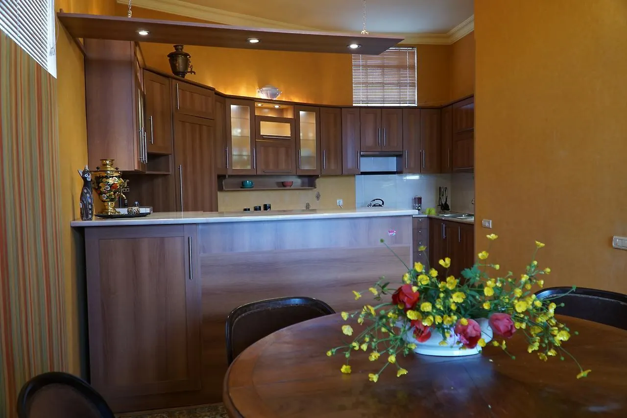 בית הארחה טביליסי 4Bd Appartaments With Cozy Garden
