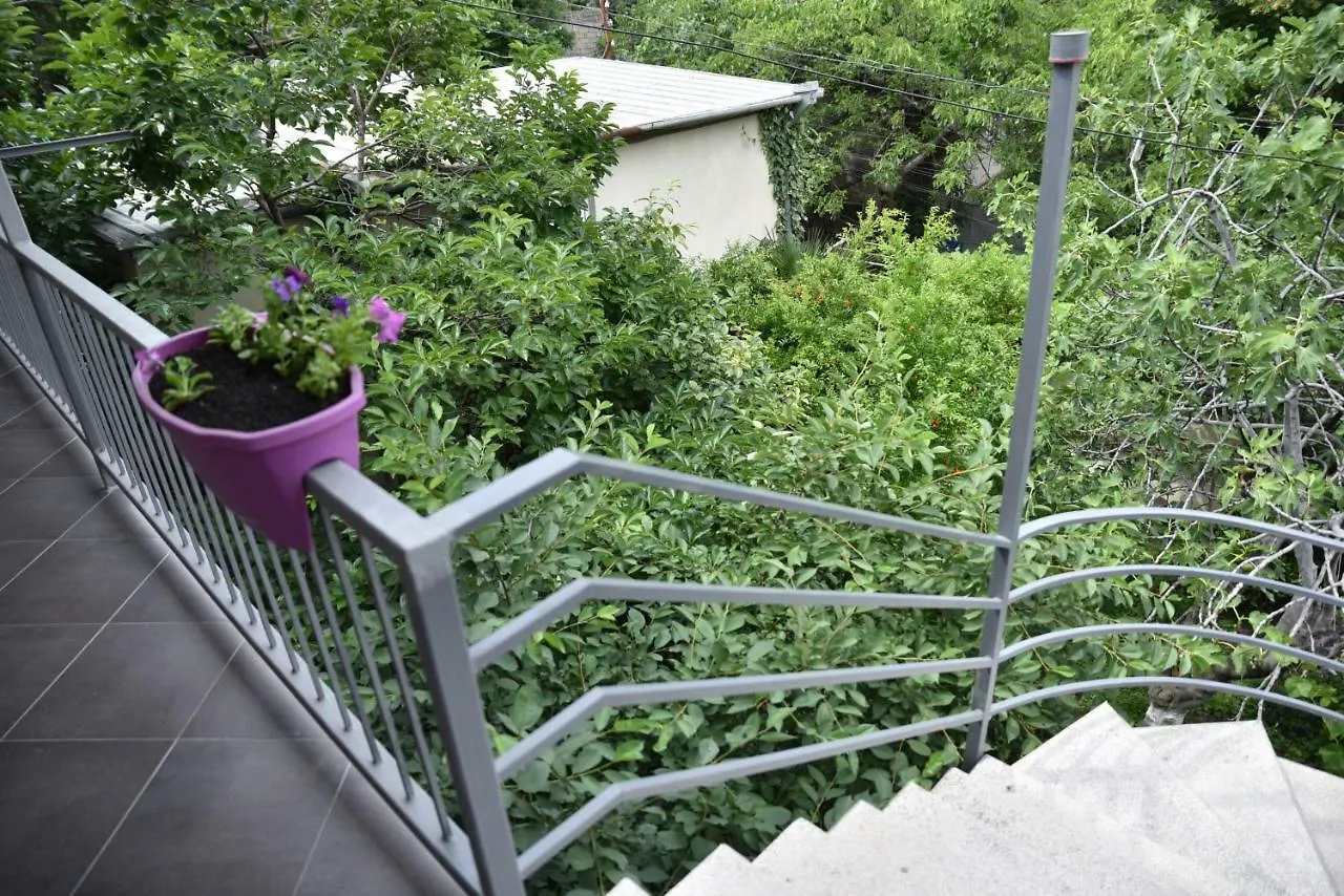 בית הארחה טביליסי 4Bd Appartaments With Cozy Garden