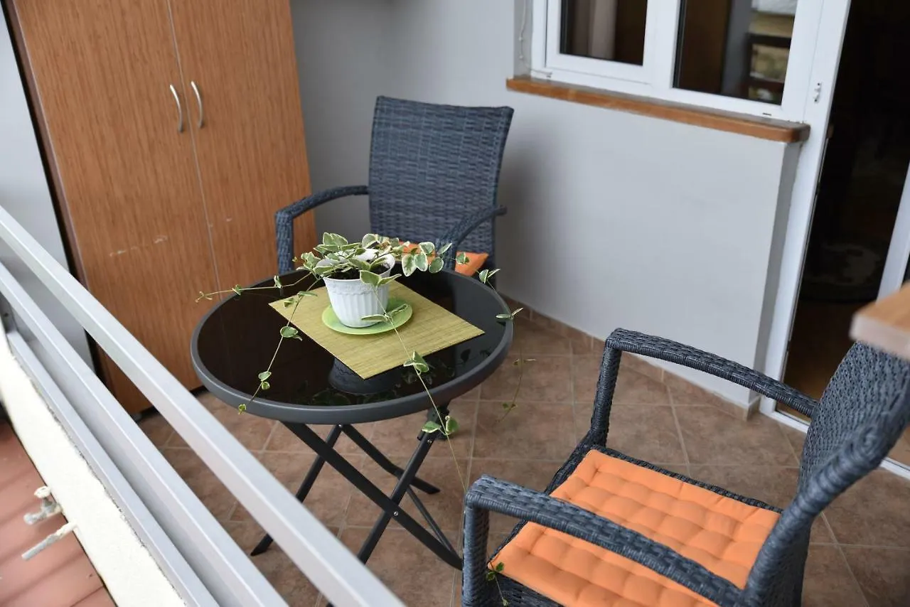 בית הארחה טביליסי 4Bd Appartaments With Cozy Garden גאורגיה